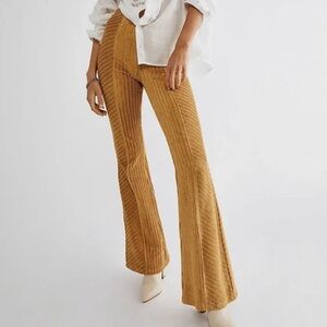 Free People Slim Pull-On Ribbed Velvet Gold Stretch High Waist Flare Pants Large